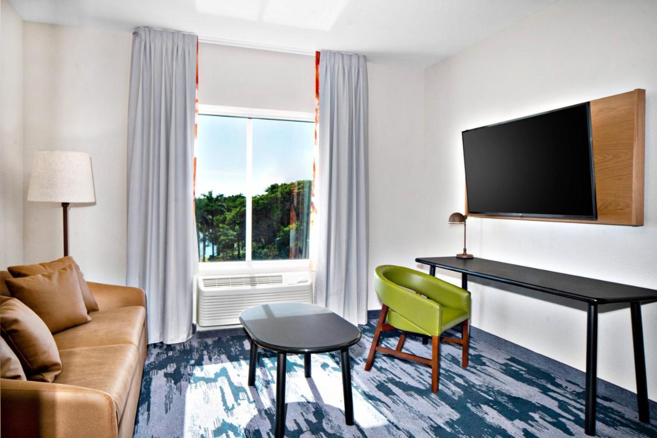 Fairfield By Marriott Inn & Suites Deerfield Beach Boca Raton Exterior photo